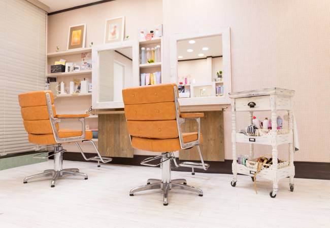 ひとり美容室を開業したい人必見！【メリット・デメリットを徹底比較】