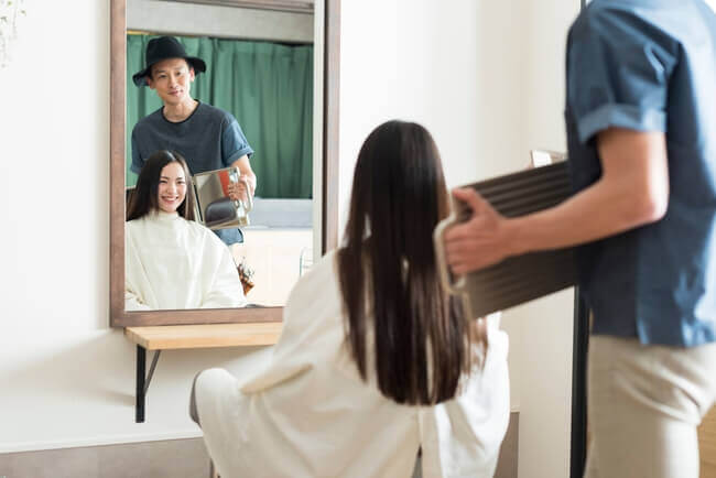 美容師は開業したら経営に専念した方が成功する？失敗してしまう原因とは？